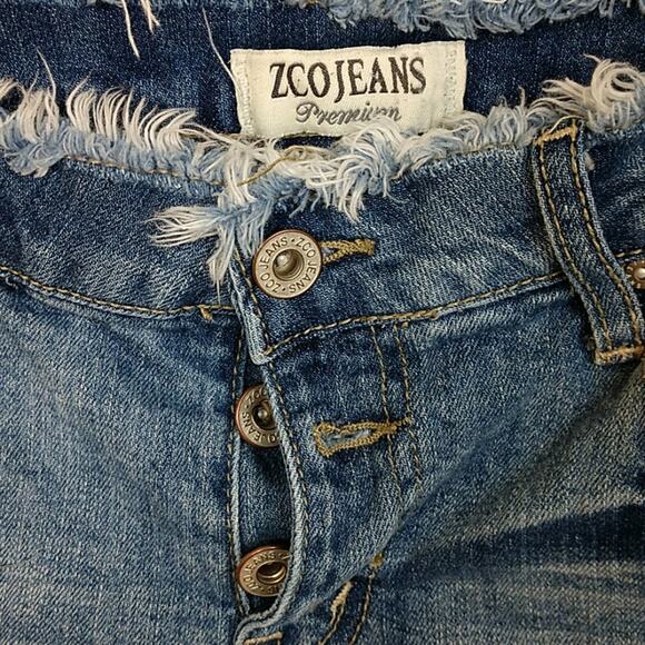 ZCO Jeans Frayed Waist Distressed Exposed Button Fly Midrise Shorts size… - Picture 6 of 12